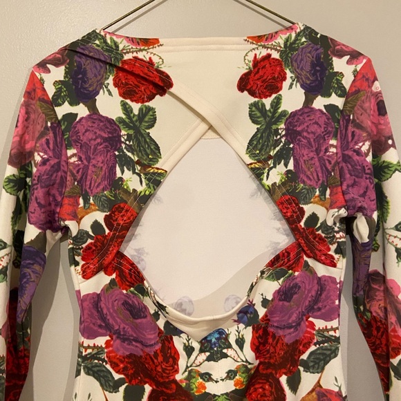 H&M Floral Dress with partial open back - Picture 10 of 10